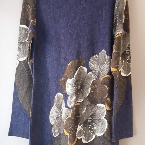 EZRA Designs Blue Floral V-neck Long-Sleeved Dress, Soft, Stretchy, Flowy Small - Picture 10 of 14